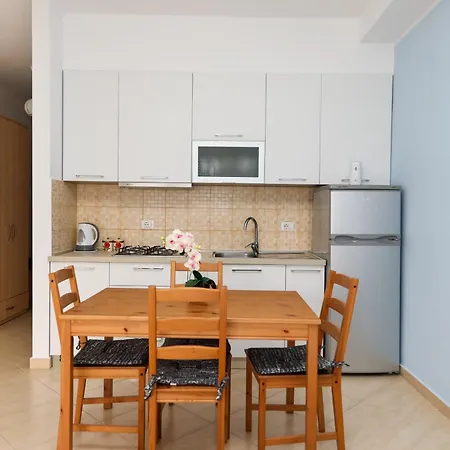 Lorel's Homes 3* Vlorë