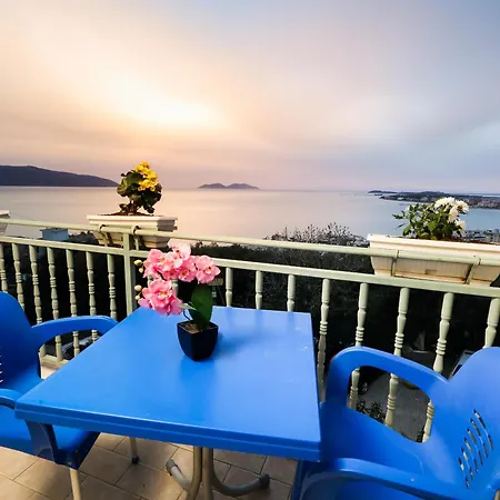 Lorel's Homes Aparthotel 3*