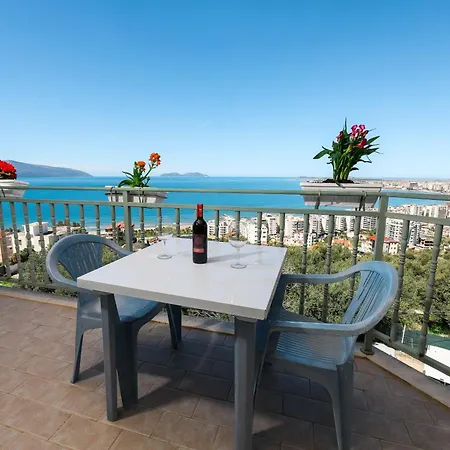 Lorel's Homes Aparthotel