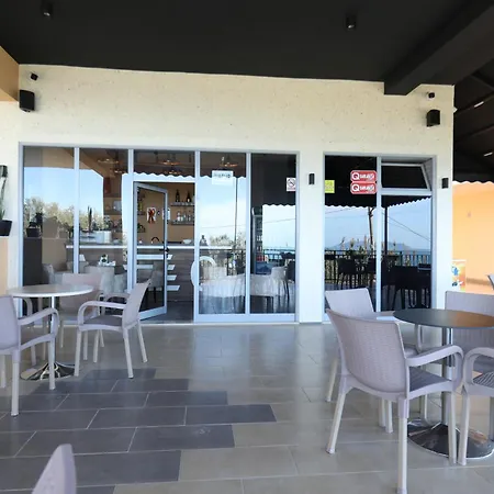 Lorel's Homes Apartmanhotel