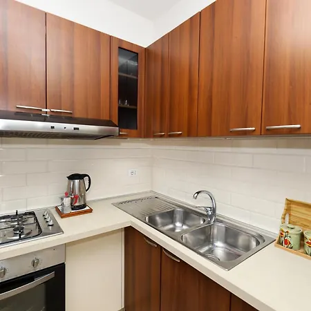 Lorel's Homes Apartmanhotel