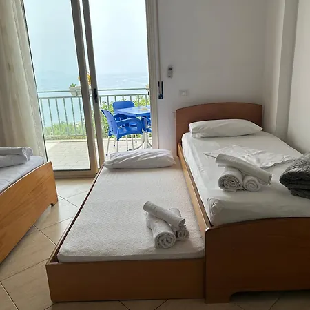 Lorel's Homes 3* Vlorë