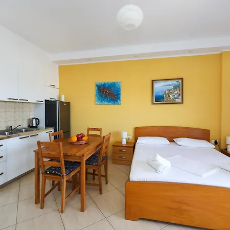 Lorel's Homes Aparthotel Vlorë
