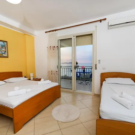Lorel's Homes 3* Vlorë