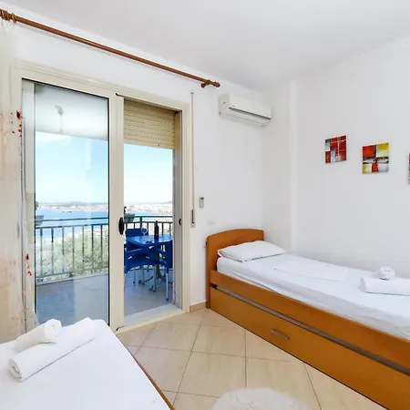 Lorel's Homes 3*