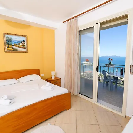 Апарт-отель Lorel's Homes 3*