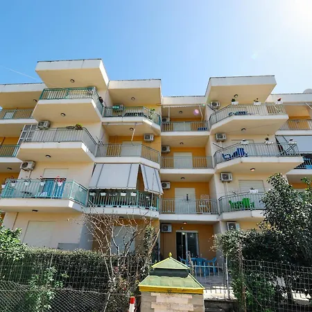 Lorel's Homes 3*
