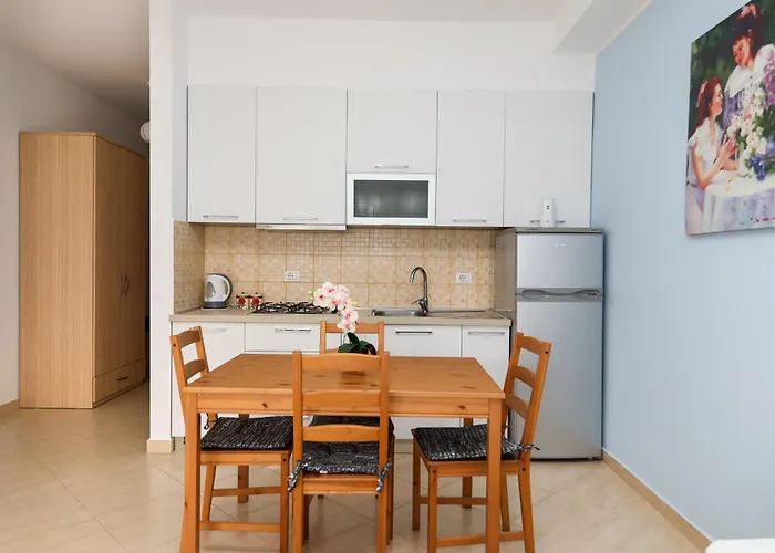 Lorel's Homes 3* Vlorë