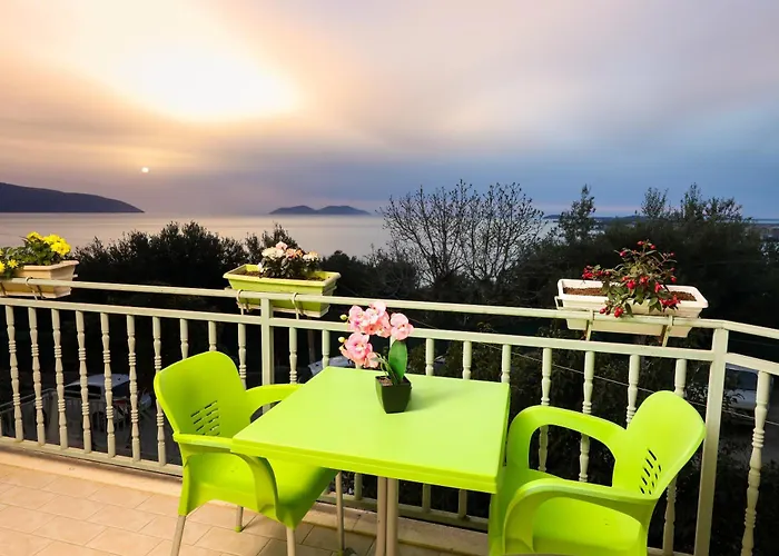 Lorel's Homes Aparthotel