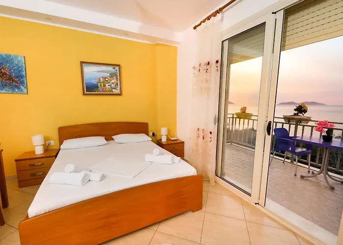 Lorel's Homes 3* Vlorë