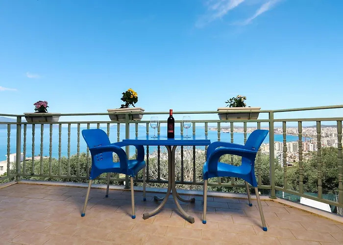 Lorel's Homes Aparthotel