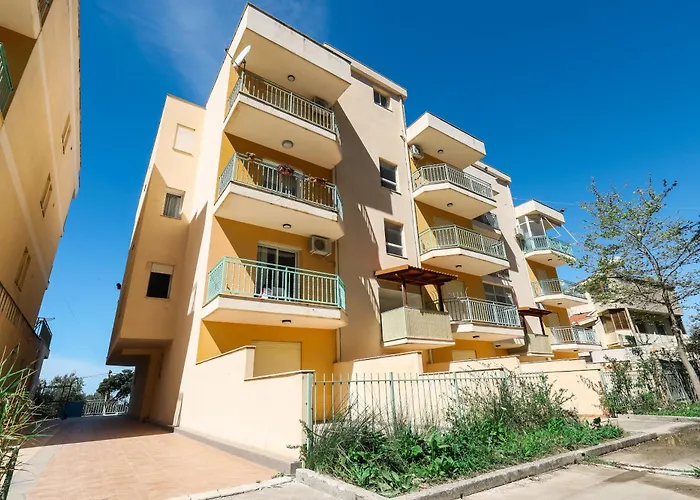 Lorel's Homes Aparthotel